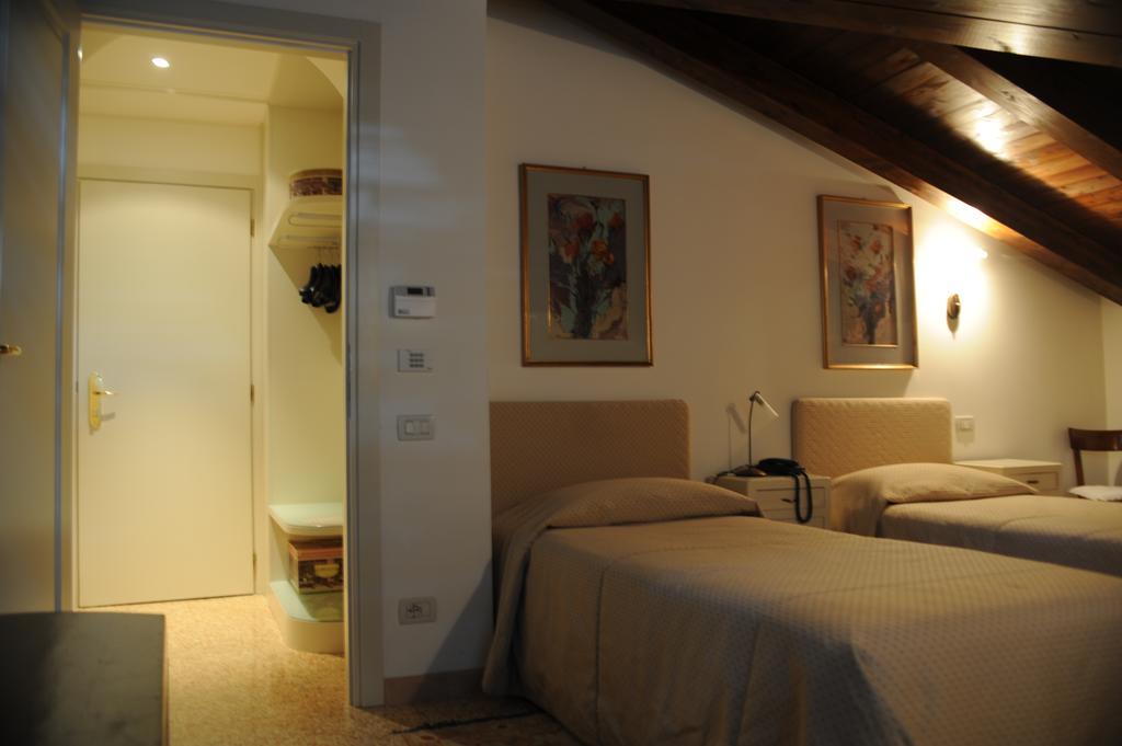 Al Melograno - Room & Breakfast Bolonya Dış mekan fotoğraf