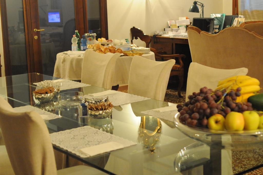 Al Melograno - Room & Breakfast Bolonya Dış mekan fotoğraf